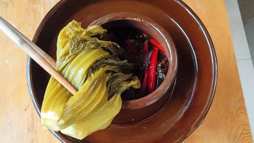 四川老坛酸菜制作方法，口感脆爽，酸辣开胃，告诉你配方与比例