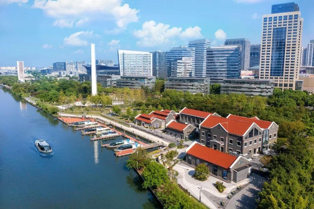 枕水而生、向新而兴，苏河水岸发展正当时