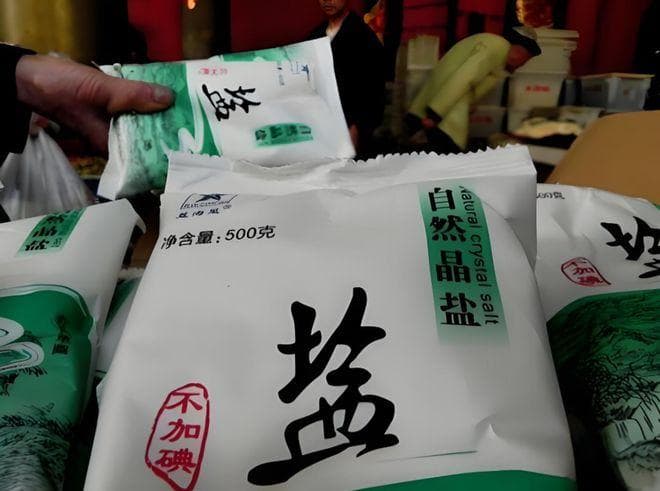 宝宝多大可以吃盐？不是6个月也不是3岁，父母别弄错时间了