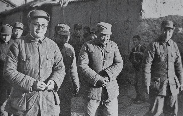 十大开国元帅中：刘伯承高于贺龙，贺龙高于陈毅，为什么这样排？