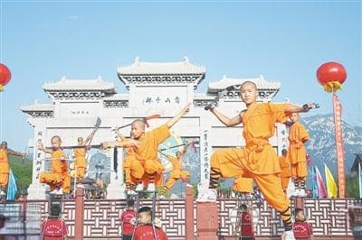 李连杰经典电影角色盘点：从《少林寺》到《黄飞鸿》，你最爱哪个？