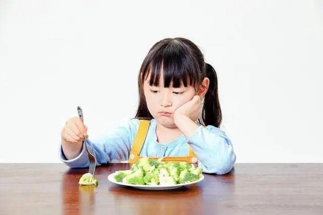 2岁宝宝可以吃哪些菜？吃什么、怎么吃、如何平衡奶与辅食？