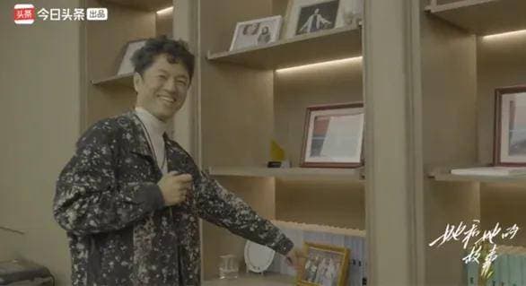 董明珠办公室首次曝光；霸王茶姬赴纳斯达克上市；小米纸扎版汽车热销……
