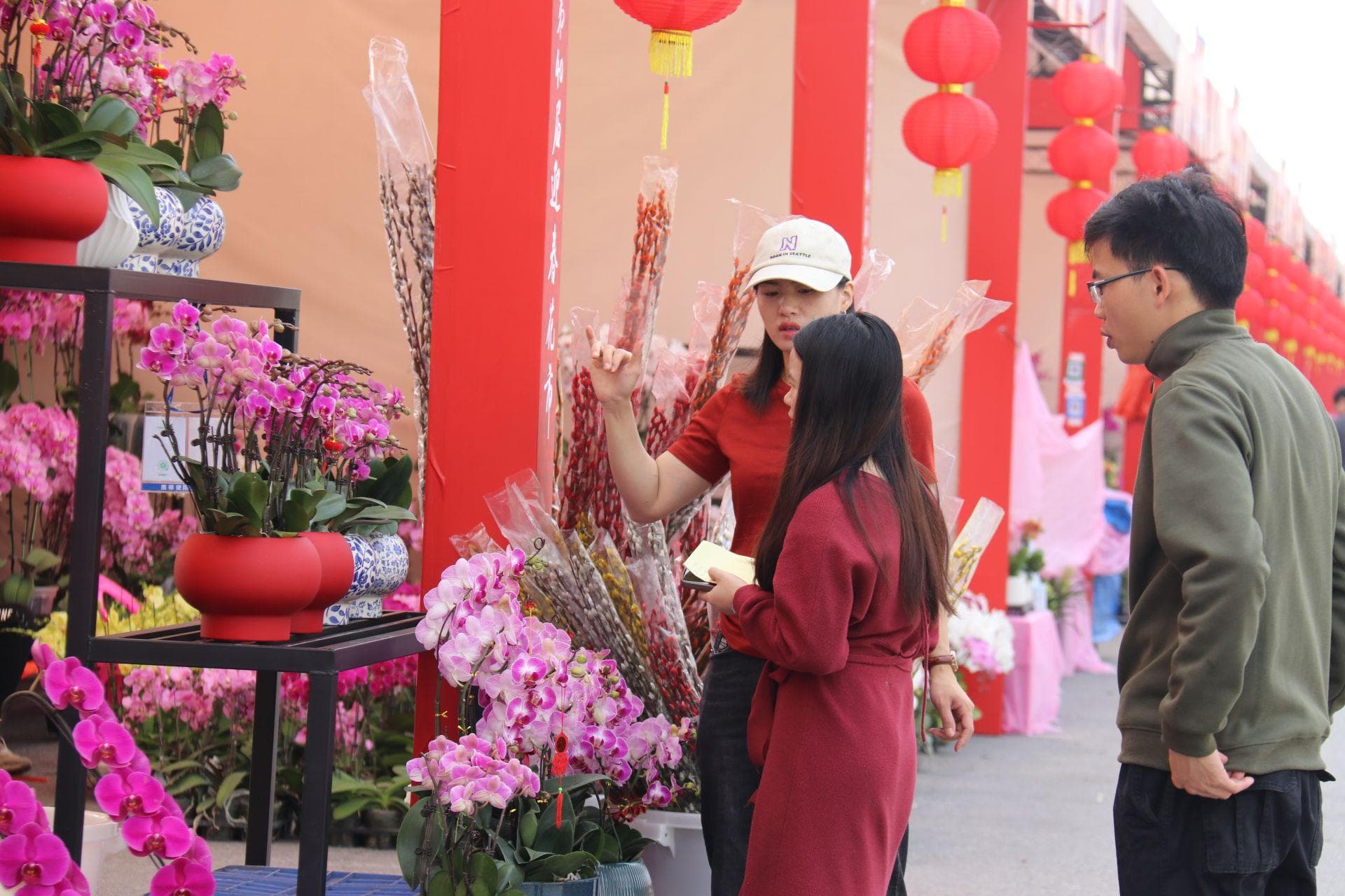 “桔王”拍出79999元！岭南年味美食嘉年华暨陈村花市在佛山顺德开幕