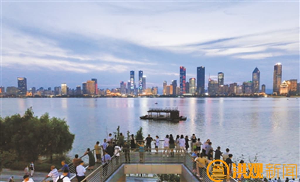 打卡新洲文化广场 感受南昌“海滨”浪漫