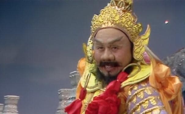 西游：天蓬元帅掌管天河水军，为何以刨土用的九齿钉耙为兵器？