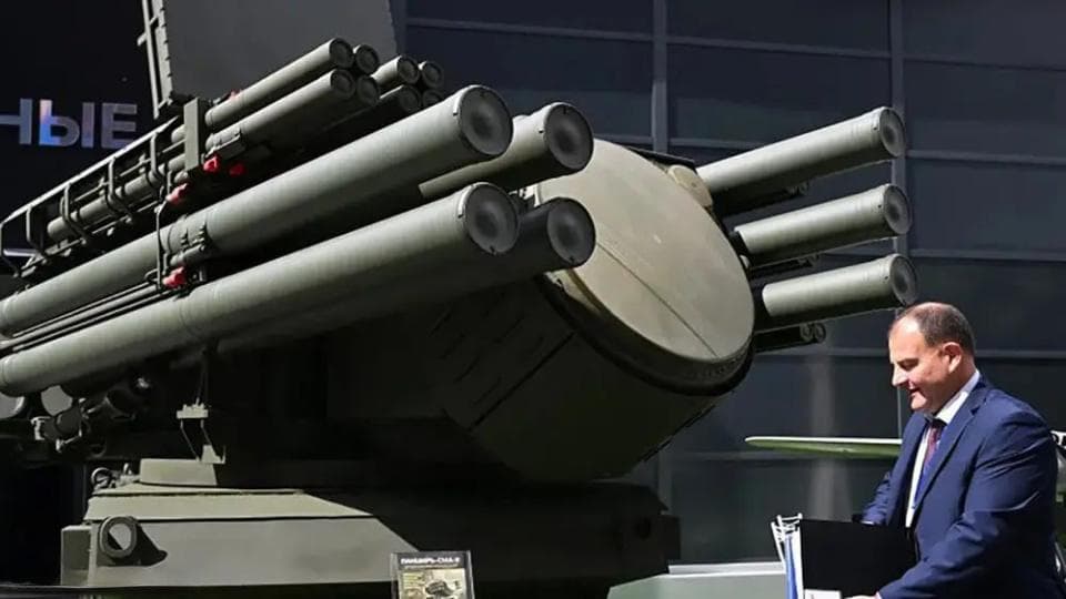 俄罗斯“铠甲-SMD-E”防空系统亮相 取消机炮 重点防御无人机威胁