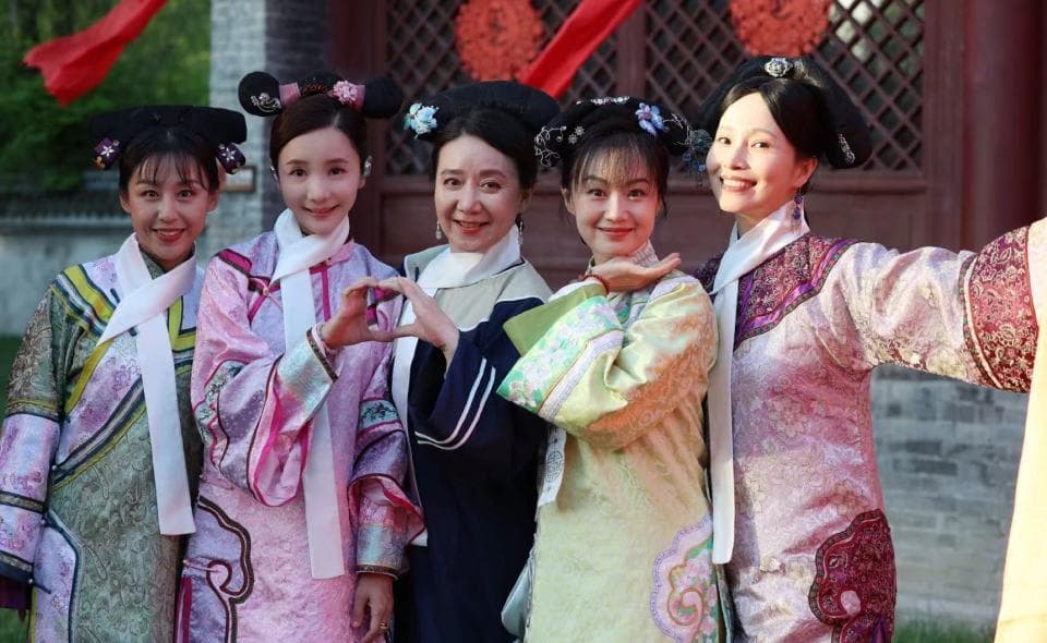 《甄嬛传》小主节晚会澳门开唱，原班人马重聚引6万观众同时在线
