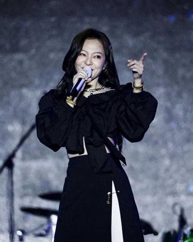 张韶涵的成名史：从音乐新人到励志女神的蜕变之路