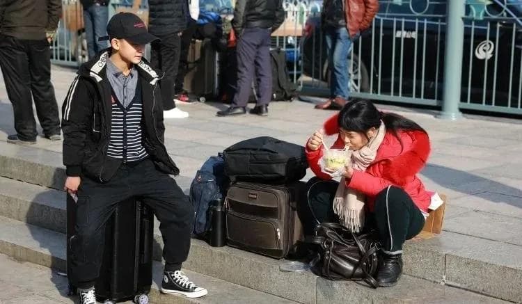 为什么年轻人不喜欢回家过年？网友：除“三堂会审”外，还有9个原因