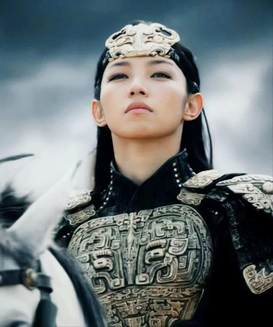 暗器女王邓婵玉的一生：武勇之下，尽是枷锁