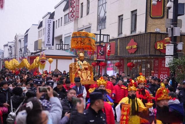 福气满满过“酥”年！苏州古城多地举行迎财神活动
