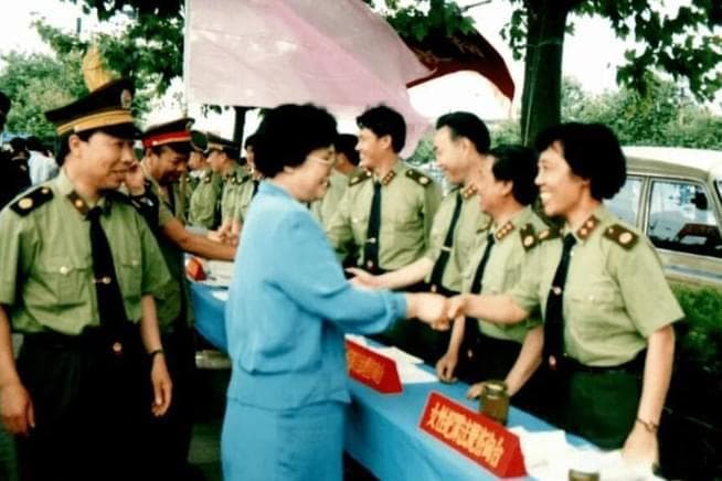 中国警察的警衔，1992年开始，8年时间内，为何更换了3次？