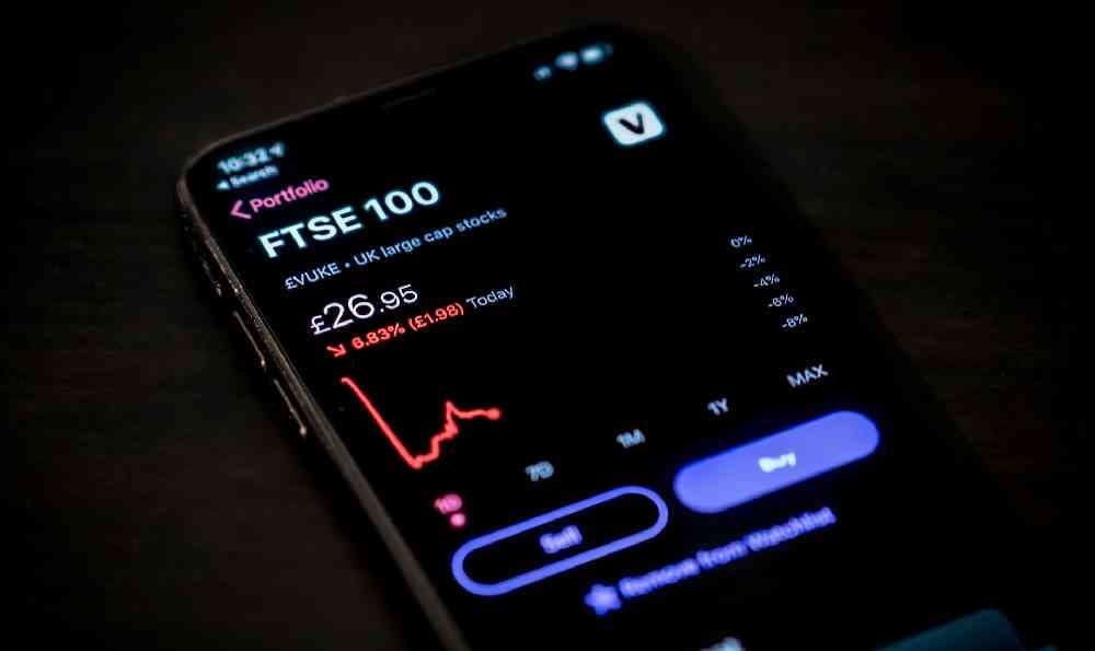 全面解析：财经文案撰写范例与实用技巧，解决各类商务写作难题