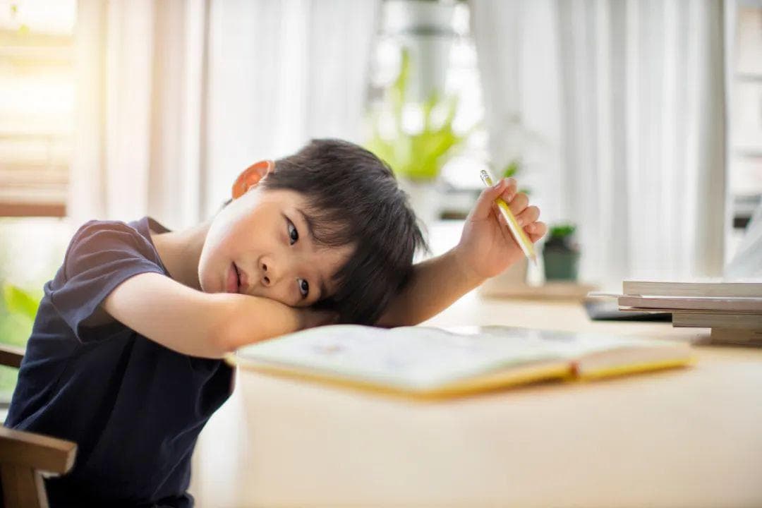 孩子一写作业就“摆烂”怎么办？三招教你轻松搞定