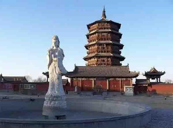 应县木塔见证辽代文明：建筑、瓷器与墓葬艺术全览