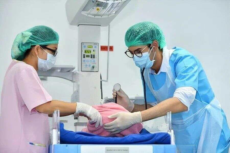 多大才是断夜奶的契机？宝宝已经给出信号，不是6个月也不是1岁
