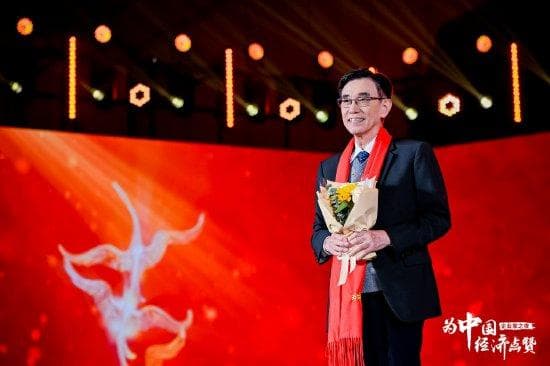 80岁“中国刻蚀机之父”尹志尧：芯片越做越小，我们越战越强