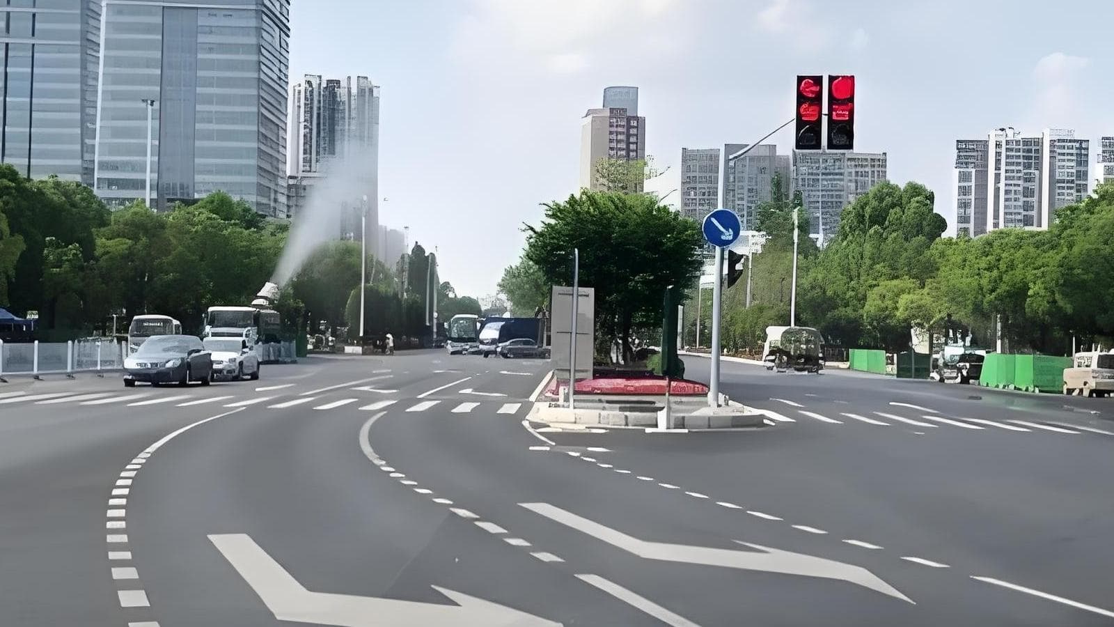 路口掉头全攻略：5个关键要点，避免扣分罚款还保安全