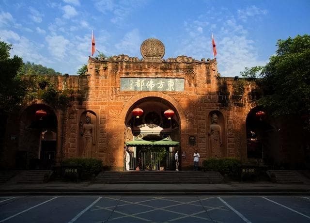 探秘美学圣境：东方佛都——乐山大佛佛文化的延伸