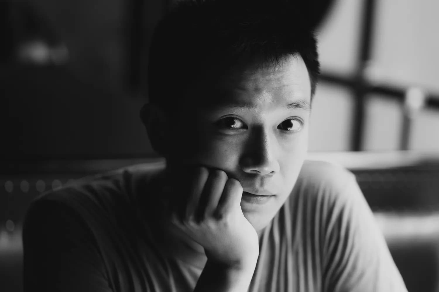 余华的黑色幽默：在荒诞中寻找希望