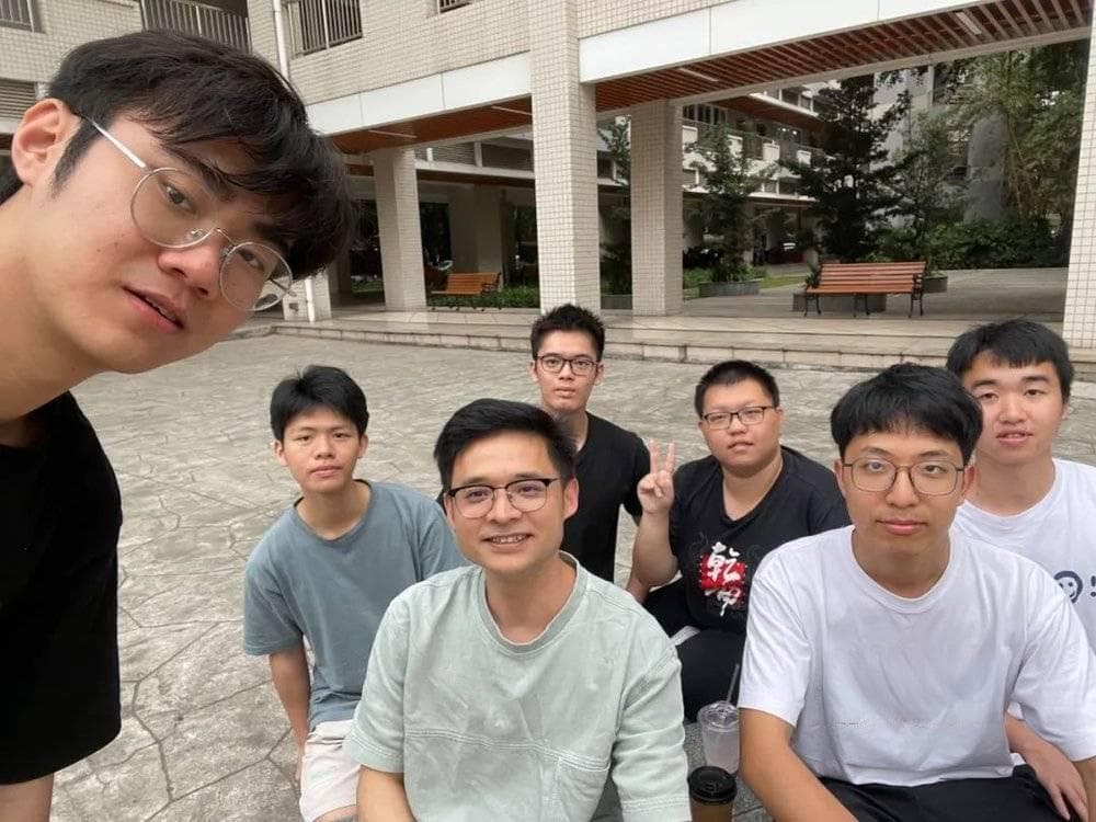 小镇名校生：我们其实不想当“做题家”