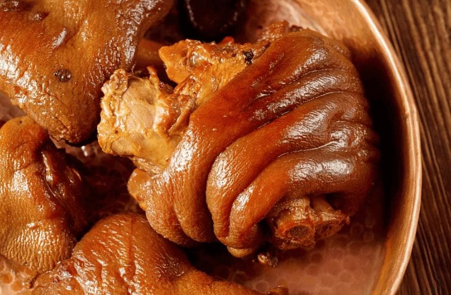 谁说肘子不入味？加入4种香料，香味入骨不油腻，肘子软糯又多汁