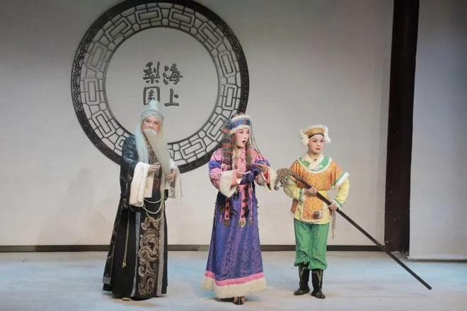 豫剧遇上沉浸式：60场演出票房超300万，传统戏曲焕发新生