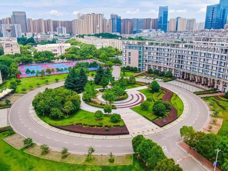 武汉职业技术大学来了，填补湖北省本科层次职业大学的空白