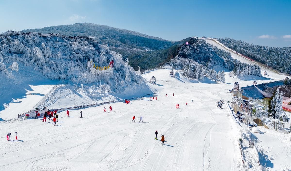 冬游贵州，现在就出发：解锁南国滑雪、温泉和文化之旅，感受别样澎湃