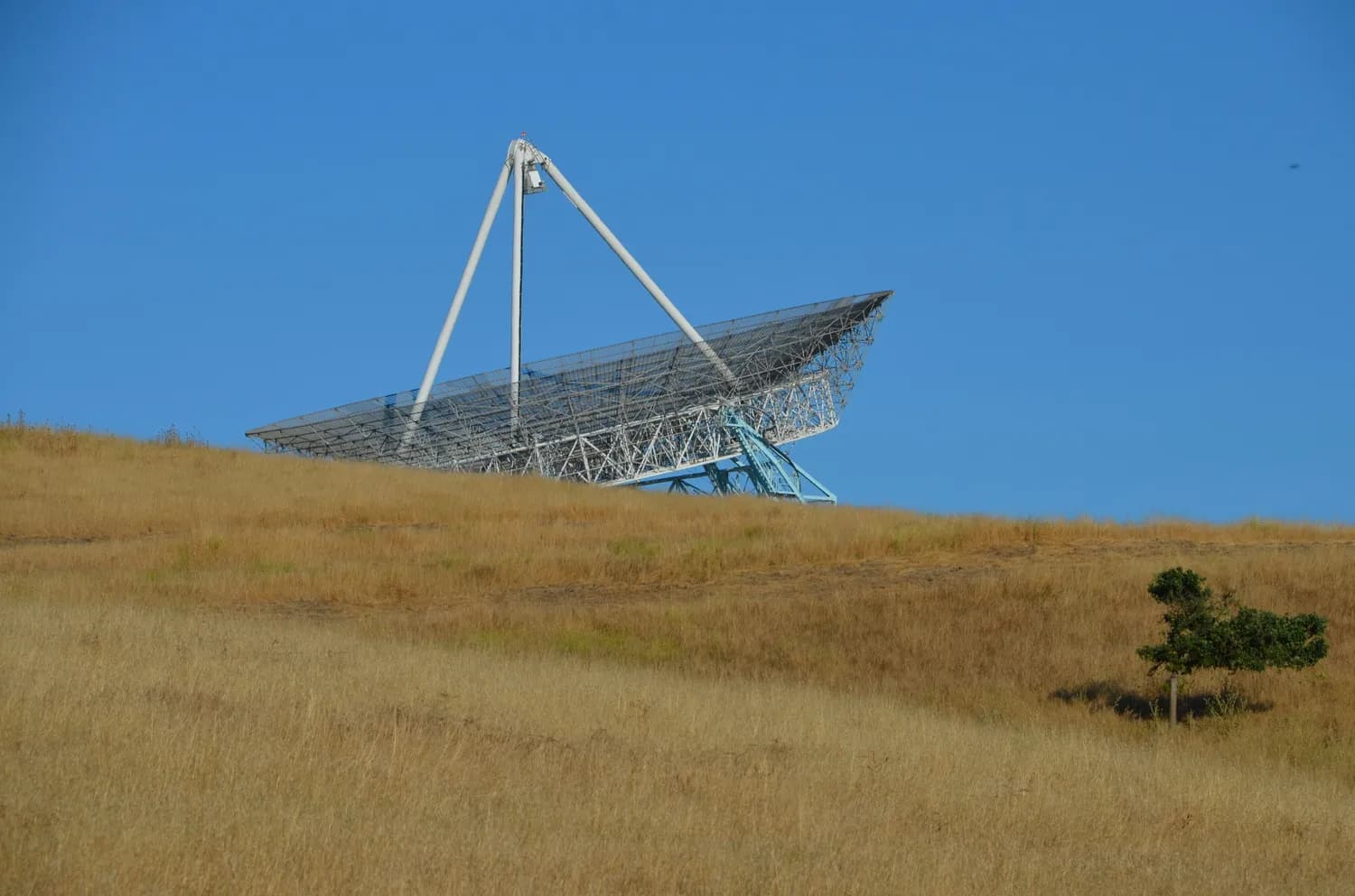 AI助力“突破聆听”：寻找宇宙中的外星智慧生命