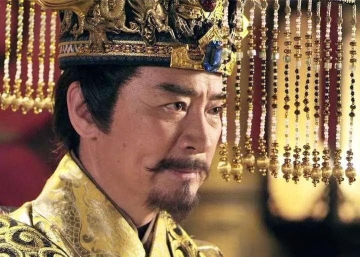 李渊是唐朝开国皇帝，为何在玄武门之变中轻易被李世民控制？