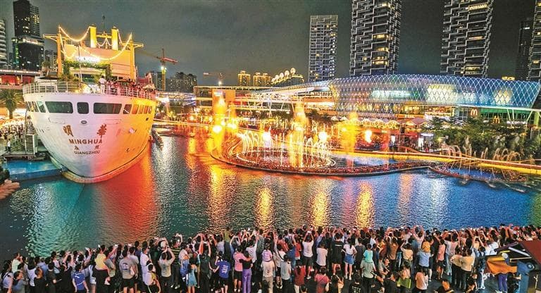 深圳十大特色文化街区：古城漫步与艺术穿越的完美融合