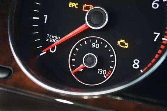 冷启动抖动别急着修车！三招教你判断是不是火花塞在报警