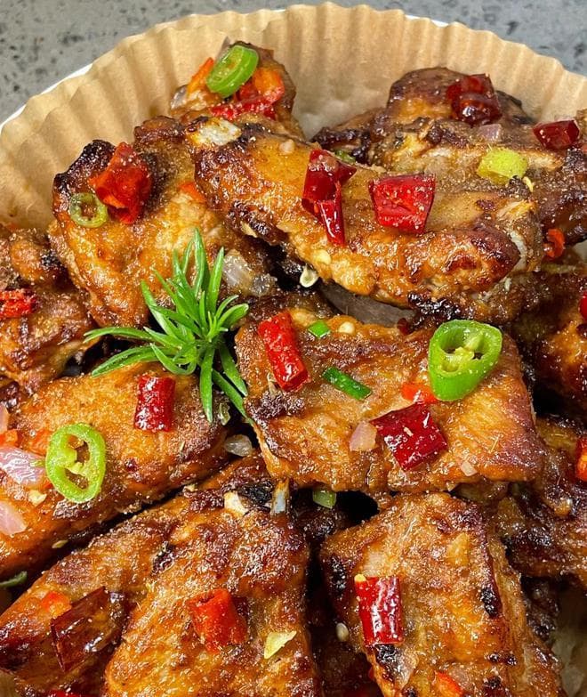 椒盐排骨！外酥里嫩！蒜香味十足！