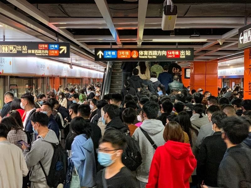 地铁密集“上新”，最挤的在哪座城？