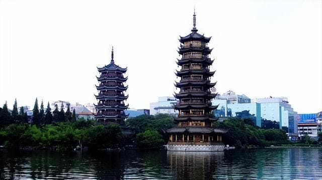桂林山水画卷：十大必游景点全攻略