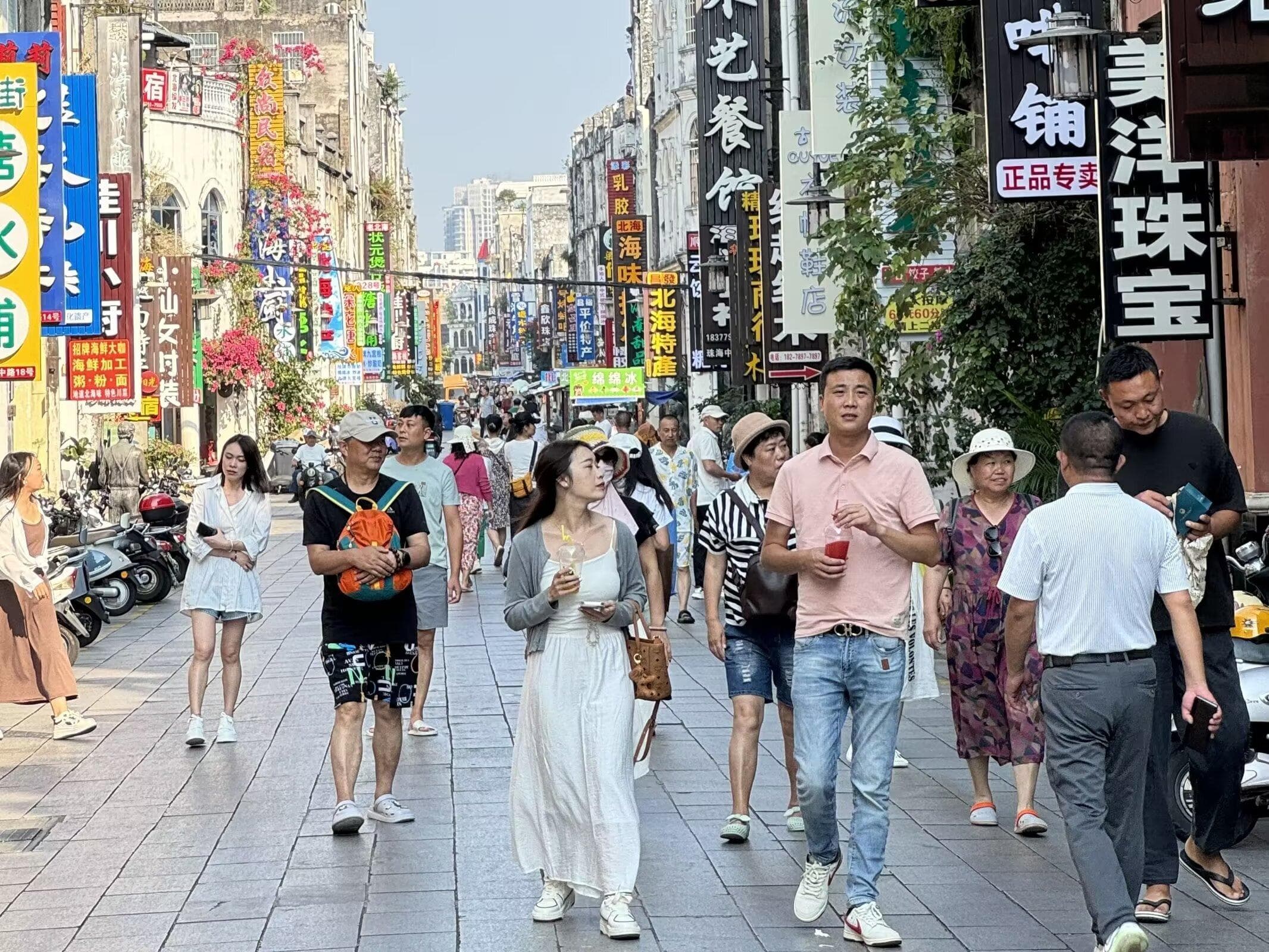 多重利好催化下，不少消费者选择错峰出游——北海旅游市场淡季不淡