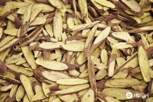 “甘草”健康功效与潜在风险：适量摄取维持健康