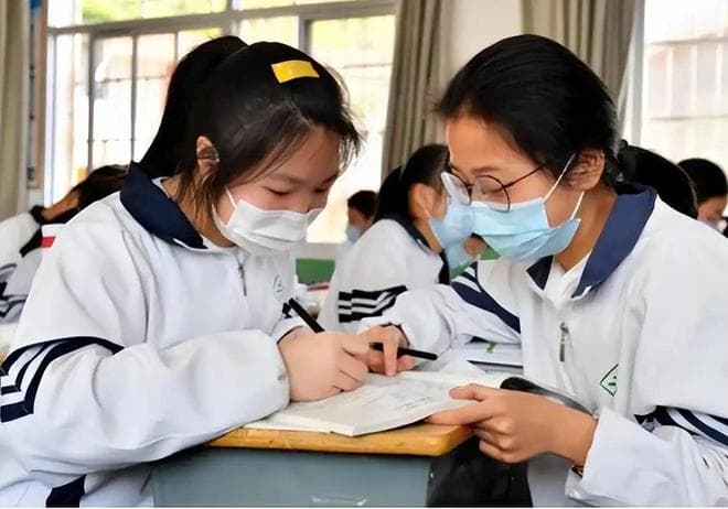 农村女孩吐槽民办大专：招生就只为了赚钱，毕业工资只有3000元