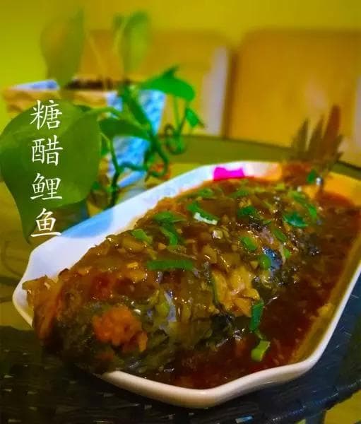糖醋鲤鱼制作详解：从选材到成品的完整步骤