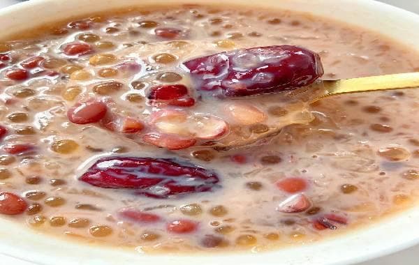 红枣花生甜汤：传统美食的滋补养生之道