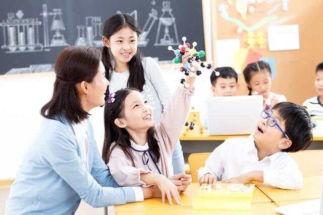 AI时代，教师一定要修炼自己的这6项技能，否则有可能被淘汰
