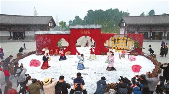 梁平：“旅游＋”“＋旅游”绘就“诗与远方”新画卷