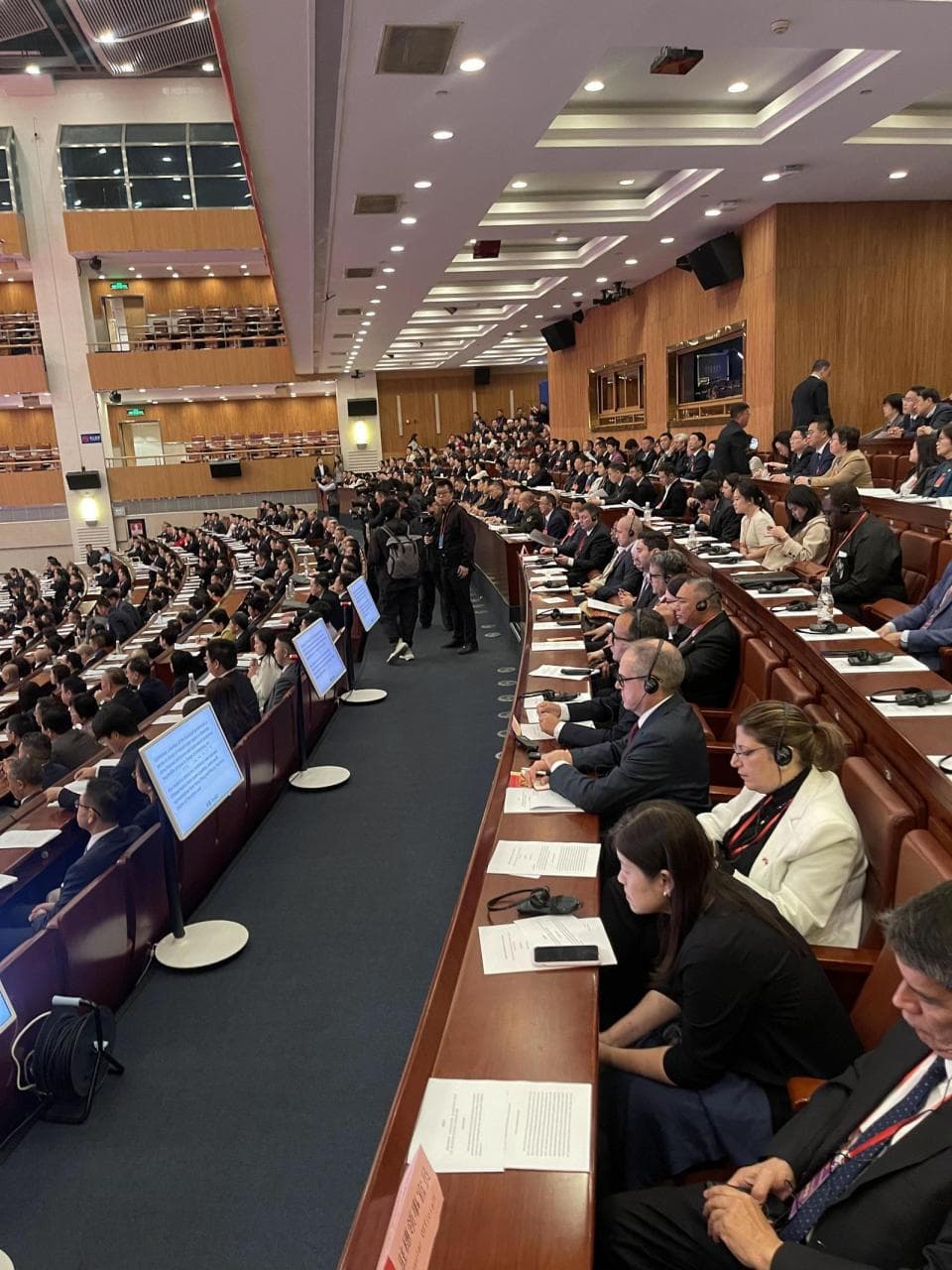 深圳“黑科技”惊艳两会会场，AI同传开启政务新纪元
