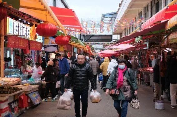 穿梭云南各大市场，看看有没有你记忆中的年味？