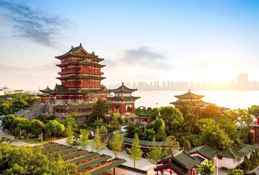 滕王阁：千年传奇，江南名楼背后的历史风云录