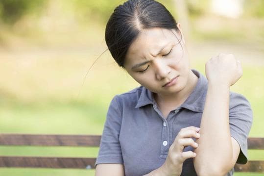 胳膊肘经常疼痛，或与7种疾病有关，及时查出病因，针对性治疗