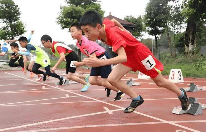 中考体育跑步呼吸技巧，掌握这些你还可以更快！