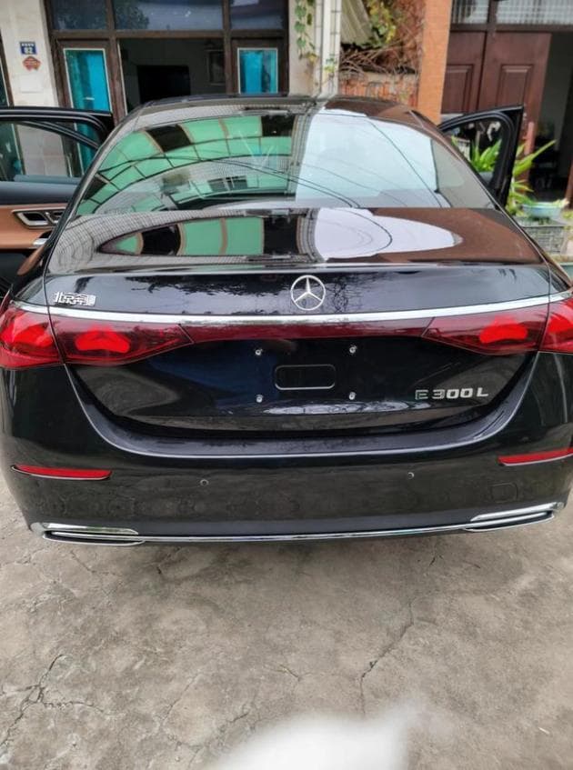 燃油车与新能源车：竞逐未来赛道的不同选择